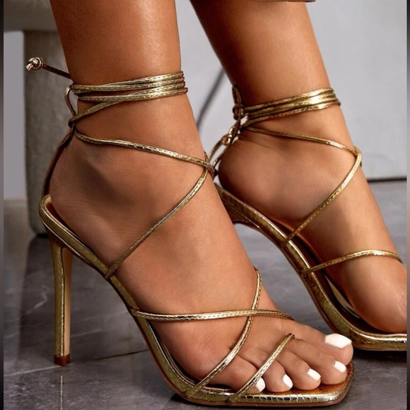 Gorgeous Metallic Snakeskin Embossed Strappy Sandals - Picture 3 of 4